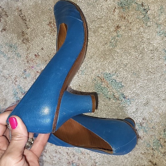 Chic Mihara Leather Teal Heels - Picture 8 of 15